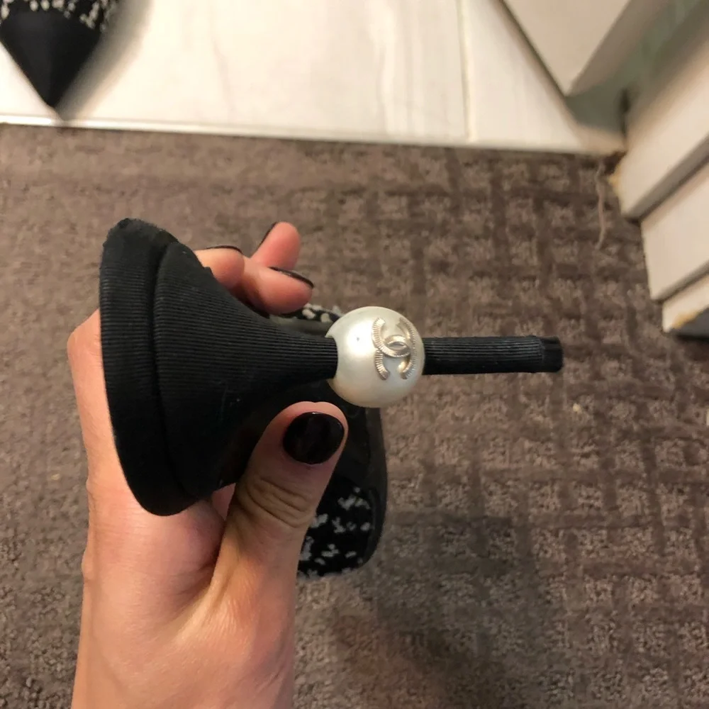 SOLD-Chanel tweed black and white mules 37 - Picture 3 of 12